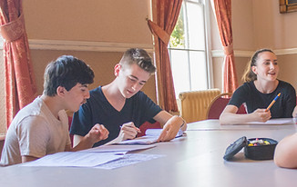 Schüler_innen im Unterricht