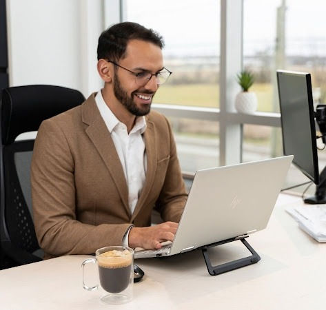Image of a mortgage broker in the area