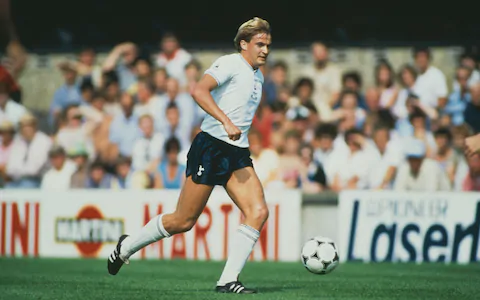 gary-mabbutt-playing-for-tottenham-hotspur.webp