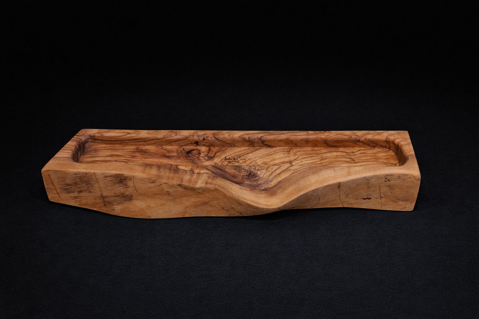 Magnifique vide poche en olivier massif brut réalisé directement dans le tronc