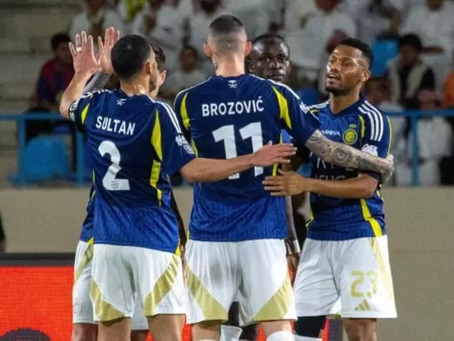 Craque do Al-Nassr marca quatro gols na maior goleada da história da Liga Saudita,