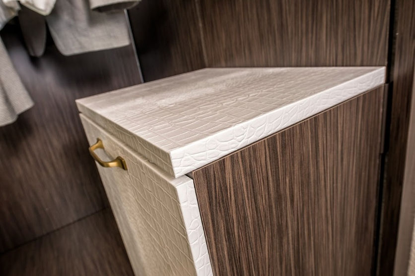 EcoDomo Bianco Croc Recycled Leather Veneer