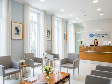 Moradia convertida em Clínica Dentária em Belas, vista do interior
