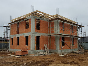 Habitação unifamiliar em construção