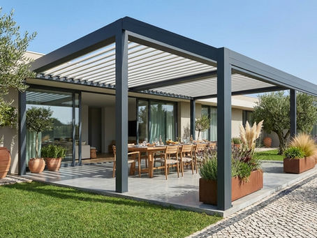 Pérgula bioclimática instalada após licenciamento aprovado