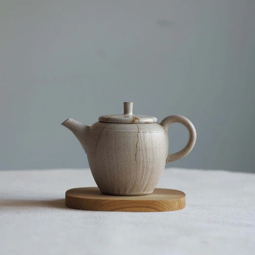 常滑焼　貿易票貼茶壺　27cm　明治～昭和初期 常滑焼 甚秋陶苑(伊藤成二)作 黒泥嵐絞り茶壺 [東山堂煎茶器店