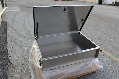cargo box wLocking Lid