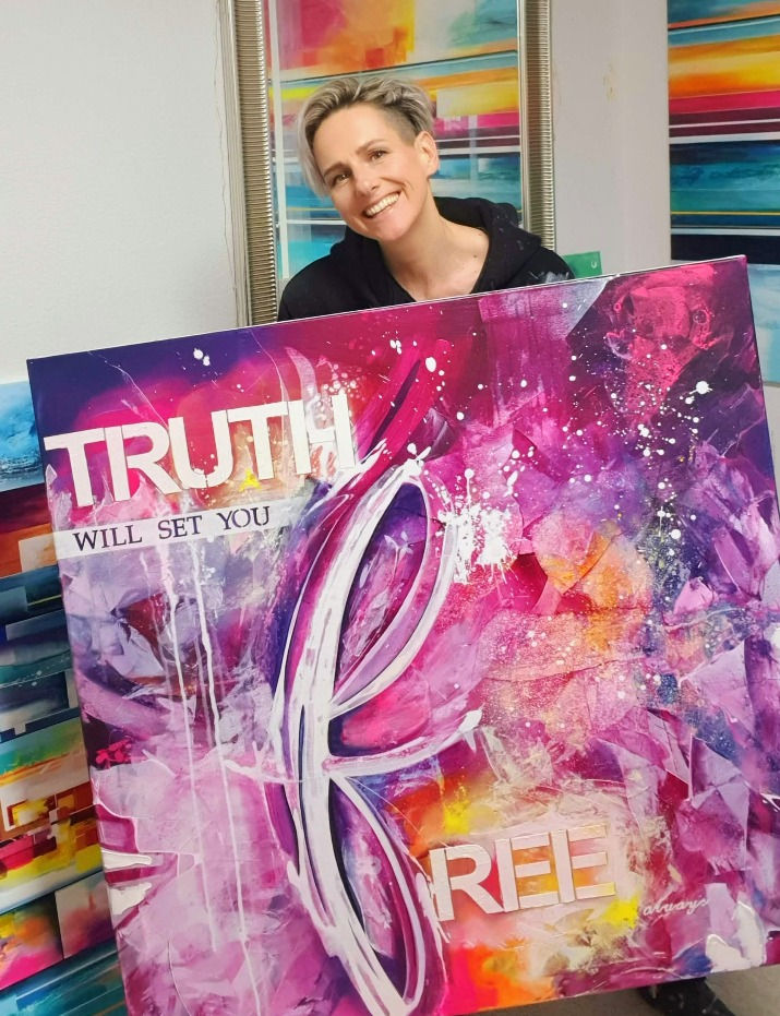 Thumbnail: Kunstwerk TRUTH WILL SET YOU FREE mit der Künstlerin Christin Kirchner