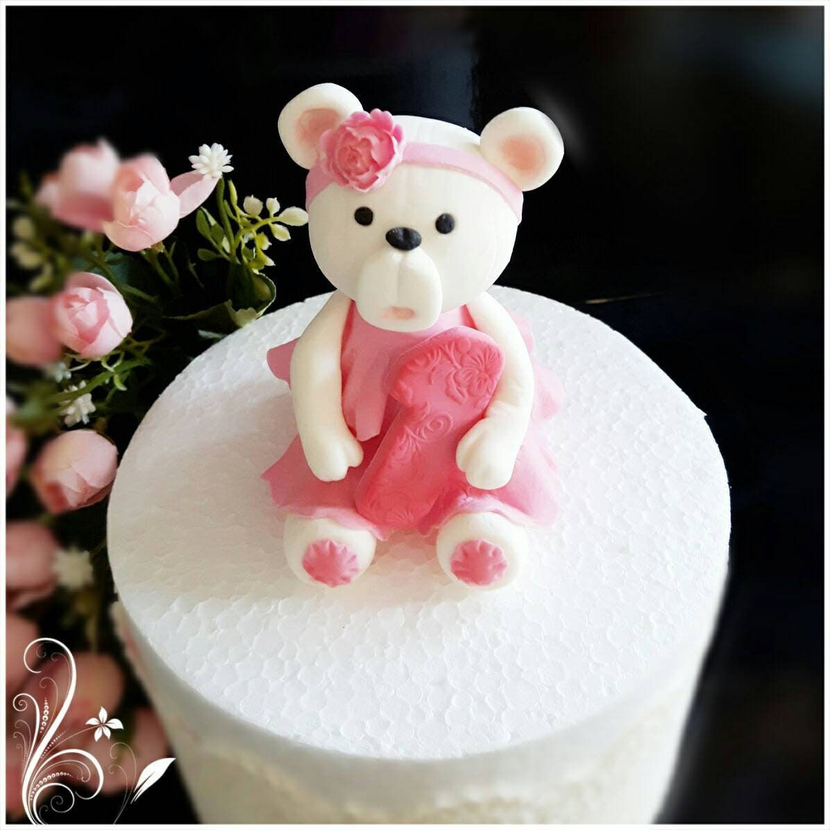 Teddybär aus Fondant, Tortendekor, Fondantdeko, Tortendekorationen, Kuchentopper