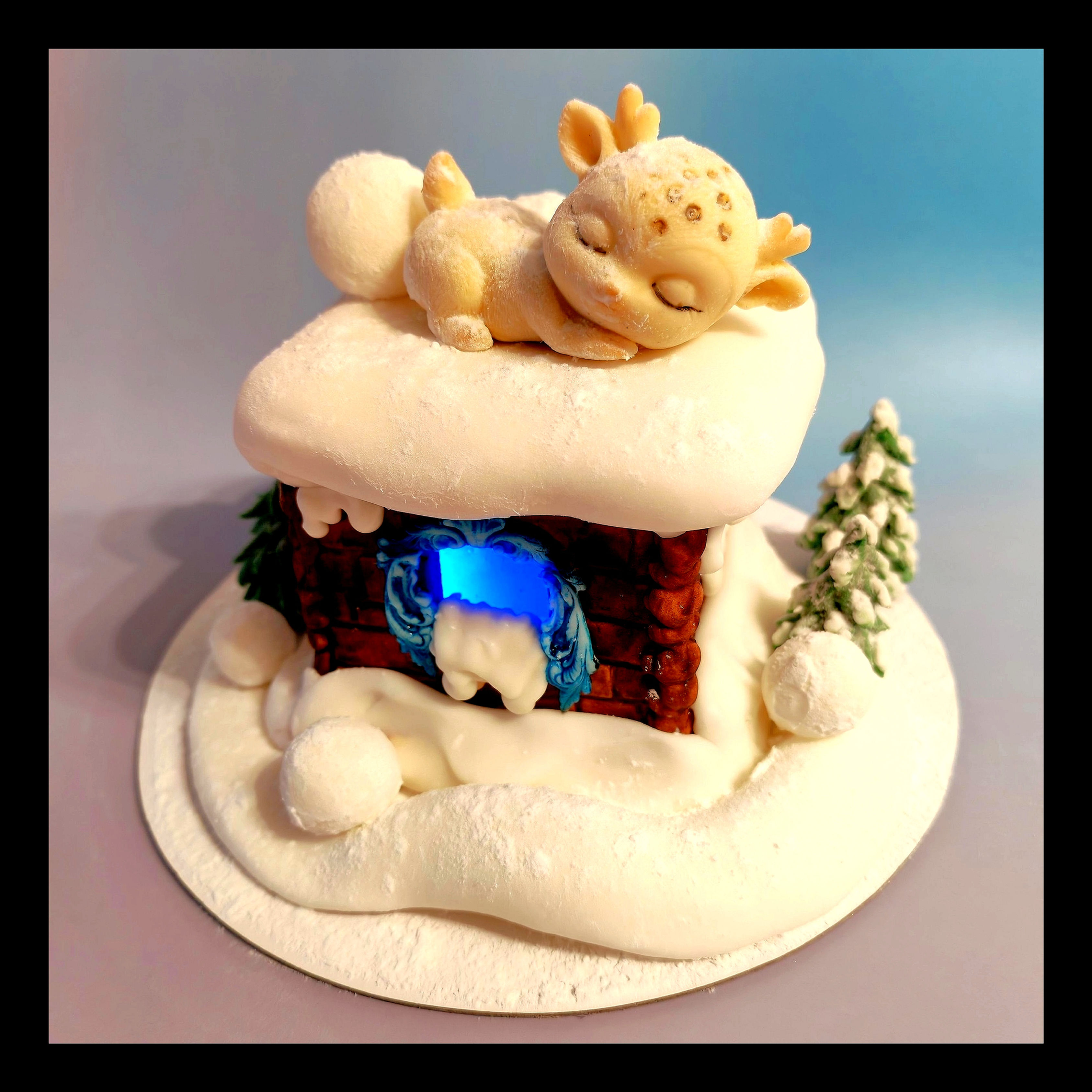 Rehkitz Tortenfigur aus Fondant für Motivtorten