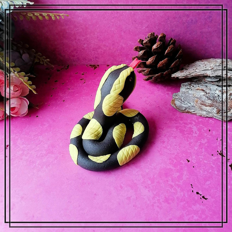 Miniaturbild: Fondant Schlangen Tortendeko – handgemachte Deko für Motivtorten & Reptilien-The