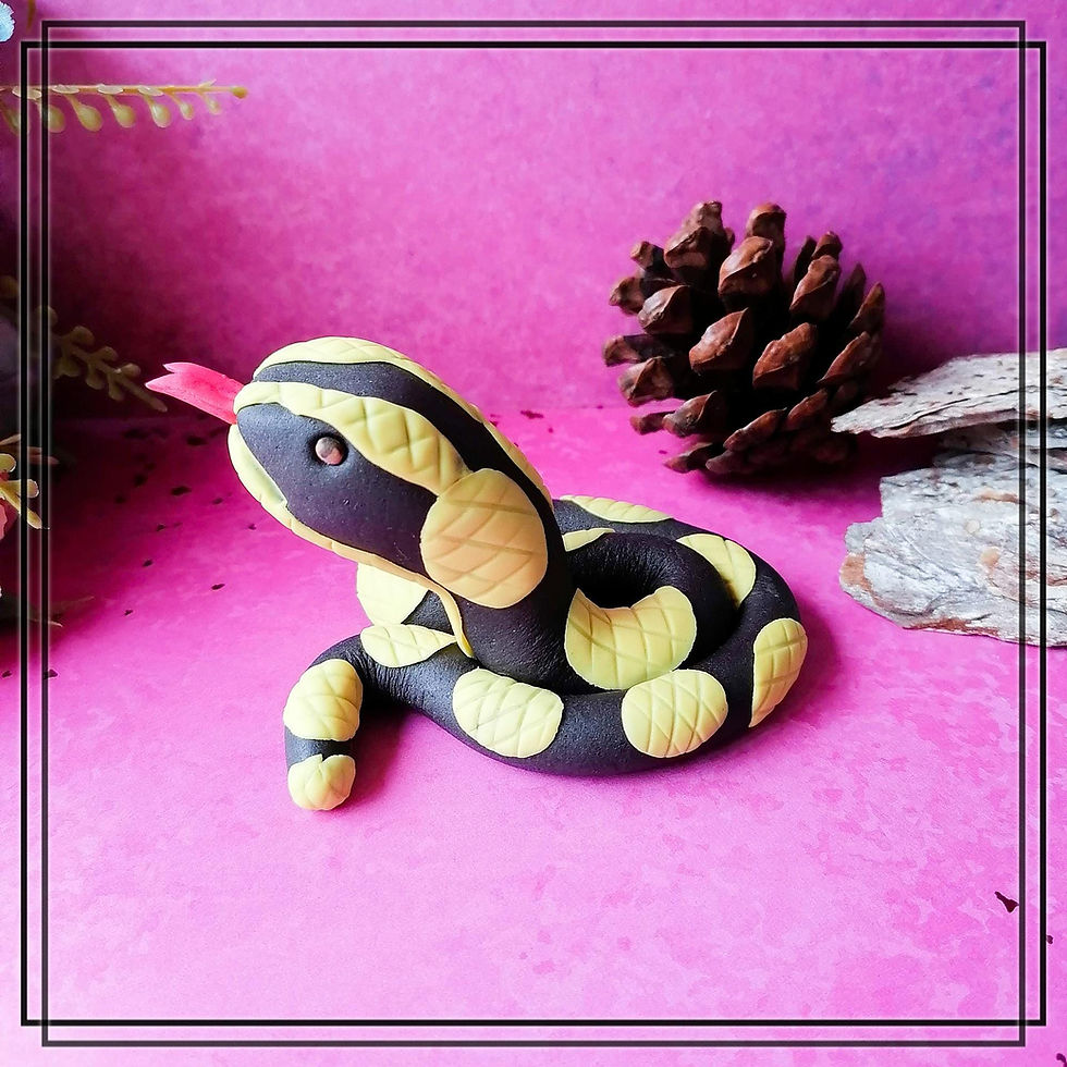 Miniaturbild: Fondant Schlangen Tortendeko – handgemachte Deko für Motivtorten & Reptilien-The