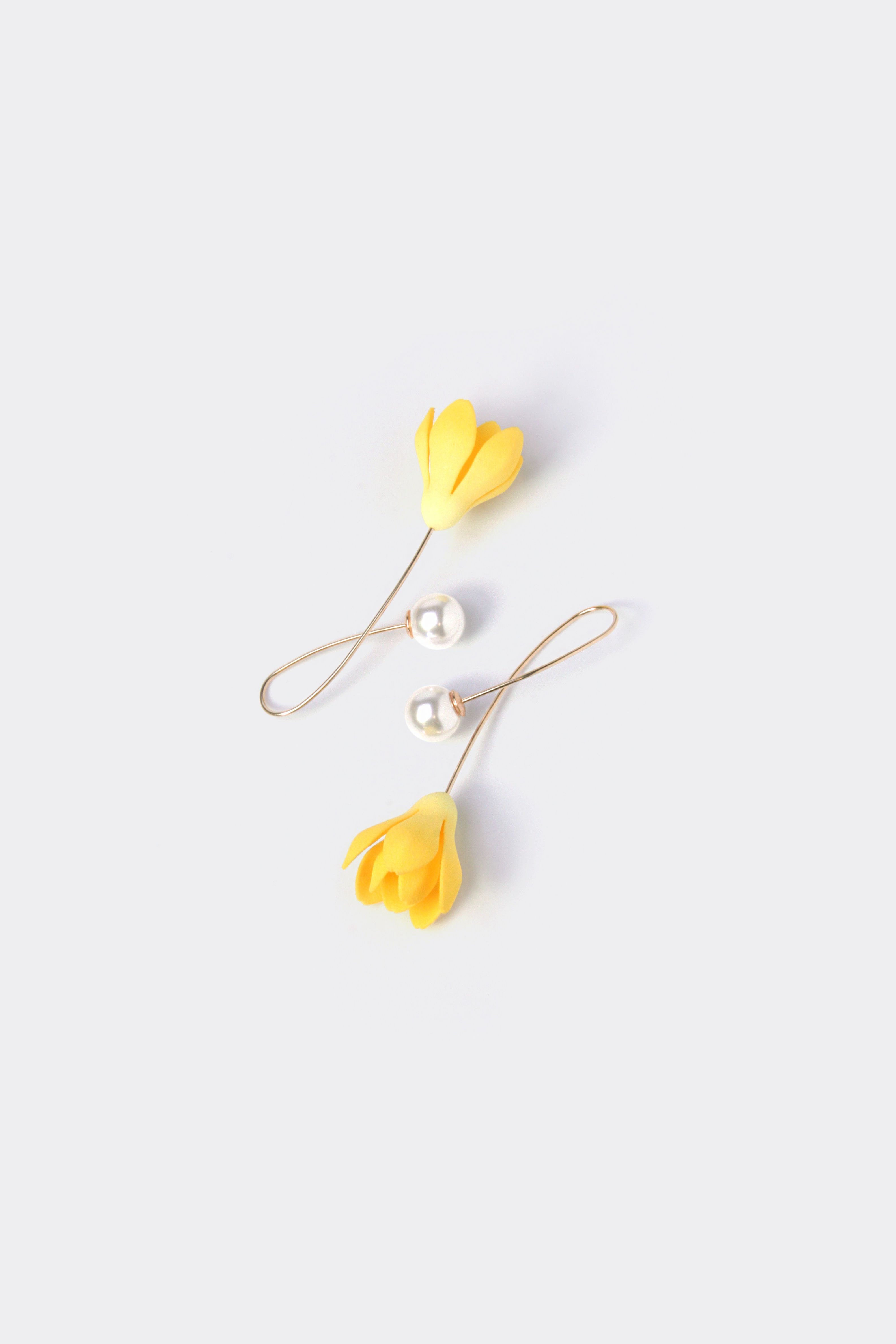 Floral Earring (Magnolia)