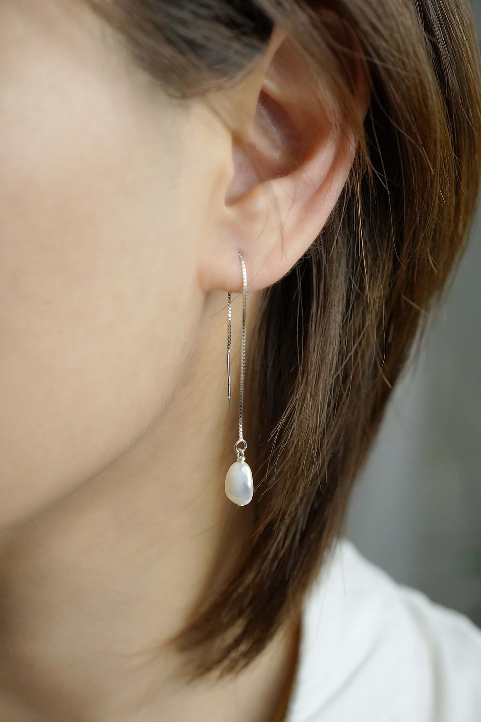 Thumbnail: Sterling Silver Chain Earrling (Baroque)