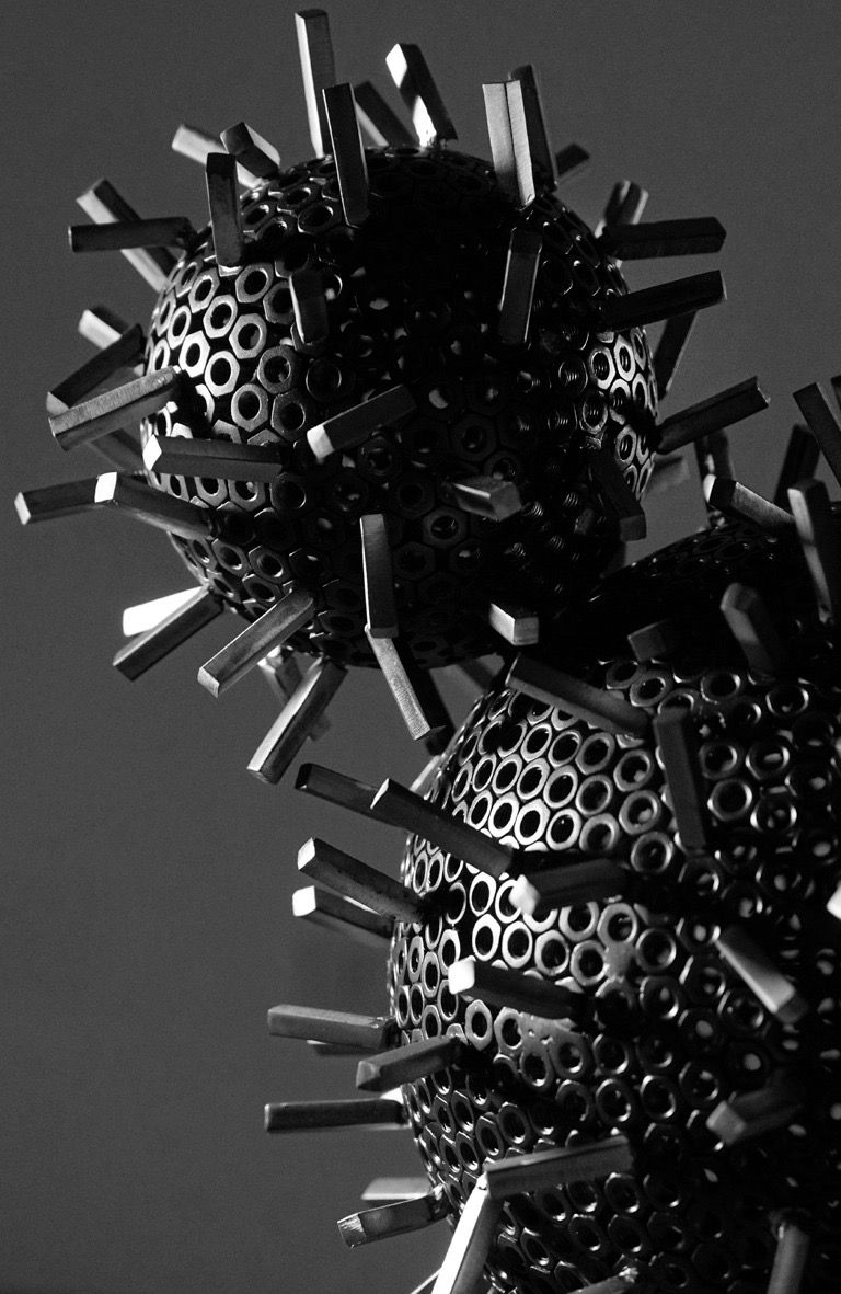 Scultura realizzata in ferro.