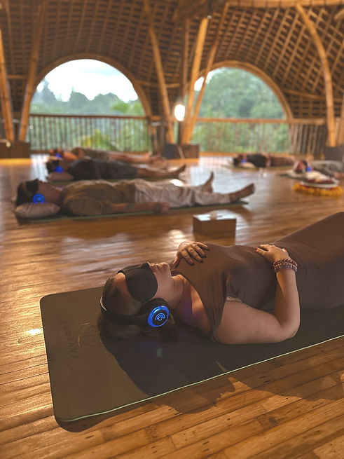 9D Breathwork, Transformational, Transformationeel, Transformationele Breathwork, Ademcoach, ademtherapie, ademwerk, ademsessie, nederlands, hongaars, theta healing, online breathwork, adempakket, ademhalingsoefeningen, free breathwork, gratis ademsessie, groep sessie, koppeltherapie, online consult, spiritueel consult, geleide meditatie, helderziende, meditatie, zelfontwikkeling, Standdaarbuiten, Roosendaal, Nederland, Oudenbosch, Zevenbergen, vorige levens, coach, alternatief geneeskunde, energie, Noord Brabant. Diana Gero, Diana Gero de Munnik, Breath In You, 9D Légzés ülés, Légzésterápia, Légzéstecnika, Légzés gyakorlása, Légzés coach, Transzformális légzés, Átalakuló légzés, spirituális ülés, párterápia, ingyenes Breathwork, ingyenes légzéstréning, online, energiagyógyászat, látó, Budapest, vezetett meditáció, önfejlesztés, Gerő Diána, dianagero, előző élet utazás, Hollandia, lélek látó, theta ülés, Magyarország