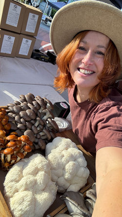 emma-markwood-mushrooms-markets