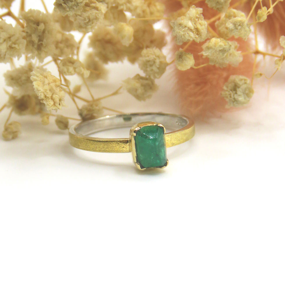 Thumbnail: Handcrafted Emerald Ring 