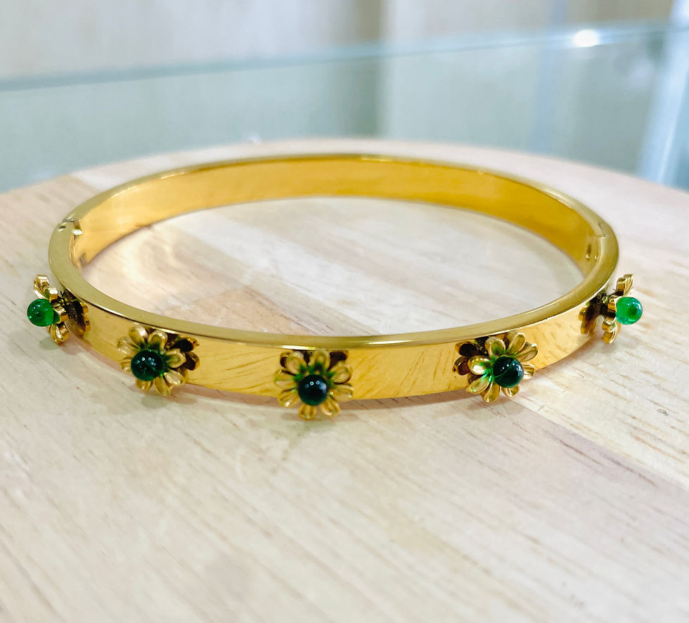 Thumbnail: Emerald Flower Bracelet 