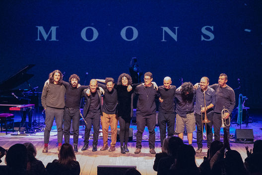 moons_alexandrebiciati-32.jpg
