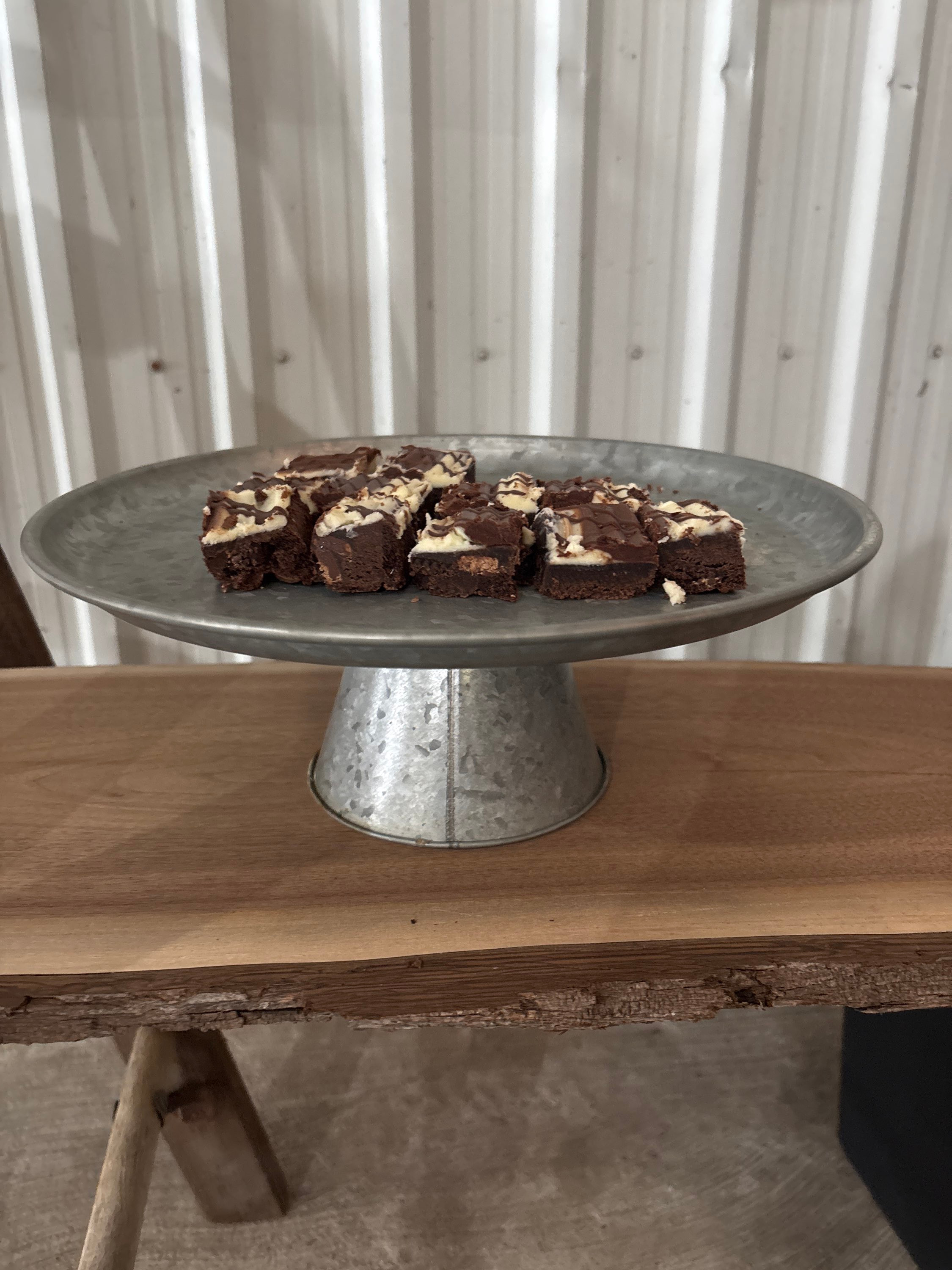 Tin Cake Riser
