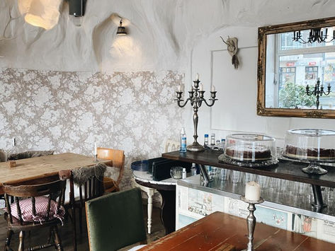 Drei Raum Bistro: Wohnzimmer Flair in Oberbilk