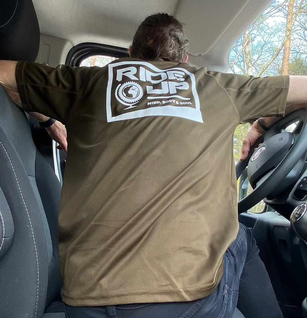 Thumbnail: Ride-up T-shirt