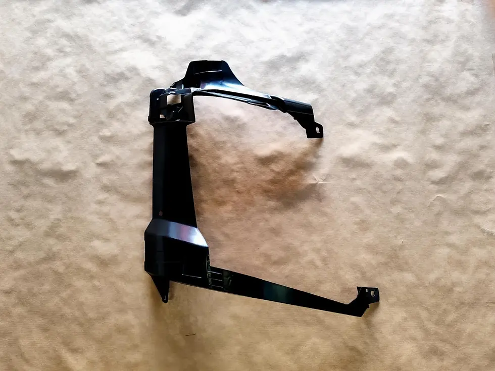 Support de phare droit pour VOLVO FM4 - 84027783