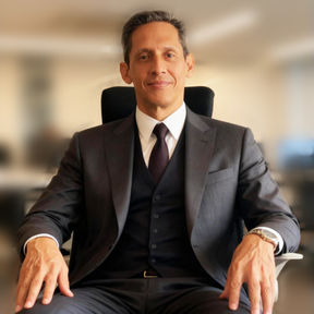 Edgar Puccini: Un Ejemplo de Superación y Liderazgo para la Comunidad Latina