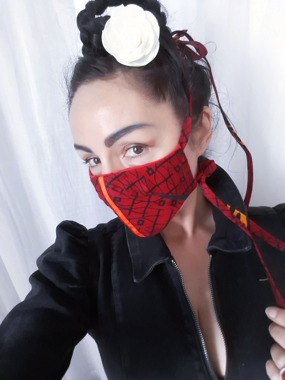 Auto-Portrait Mask Rouge_edited