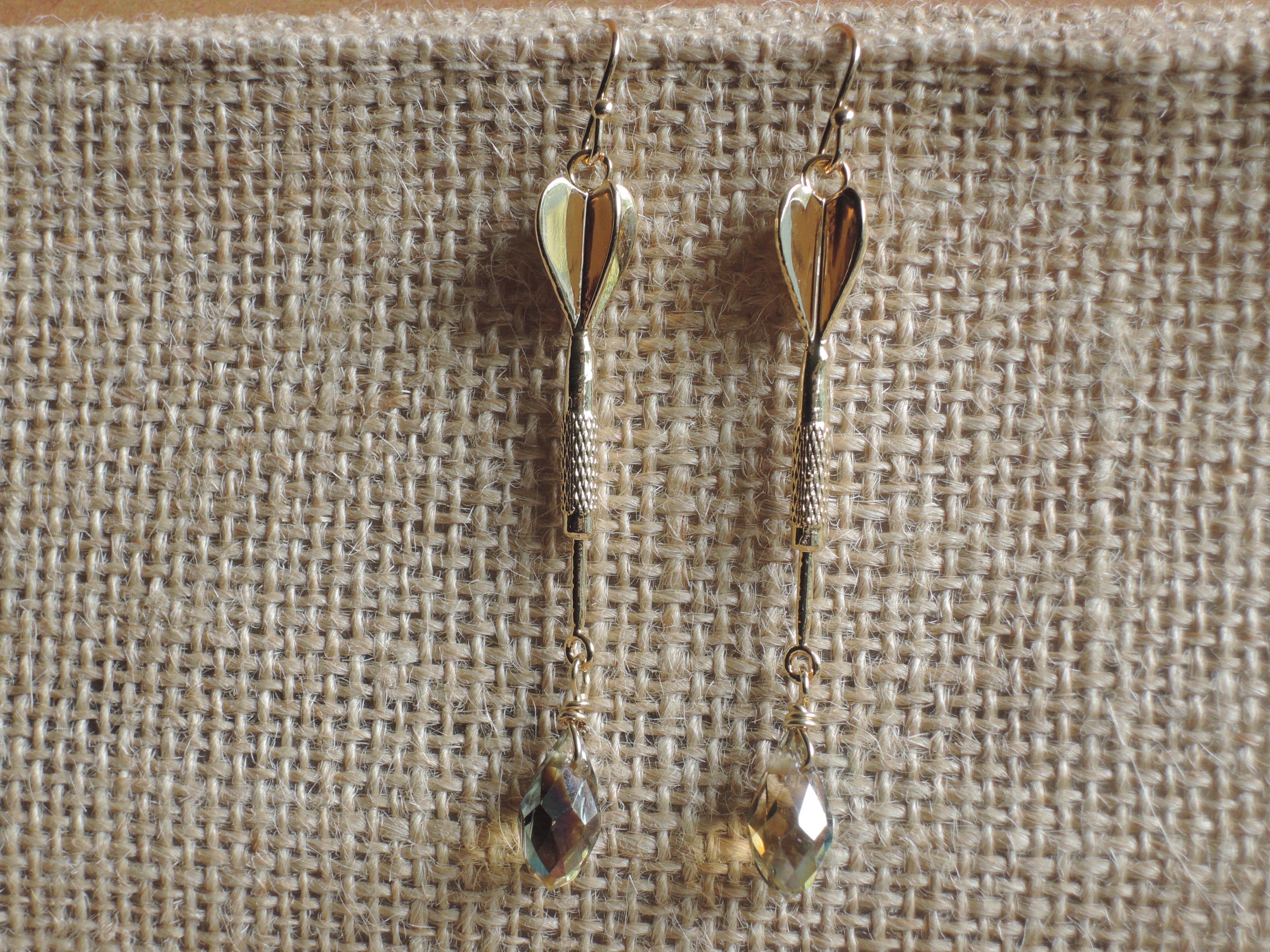 Linear Dart Earring With Tear drop