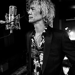 Duff McKagan full.jpg