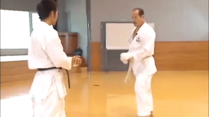 Ude-barai gyaku-zuki