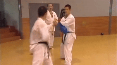 Feint move, Ura-mawashi-geri
