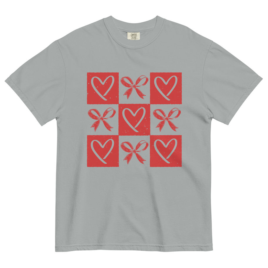 GRANITE  t-shirt with red heart and bow pattern arranged in a square grid, cute Valentine’s Day design