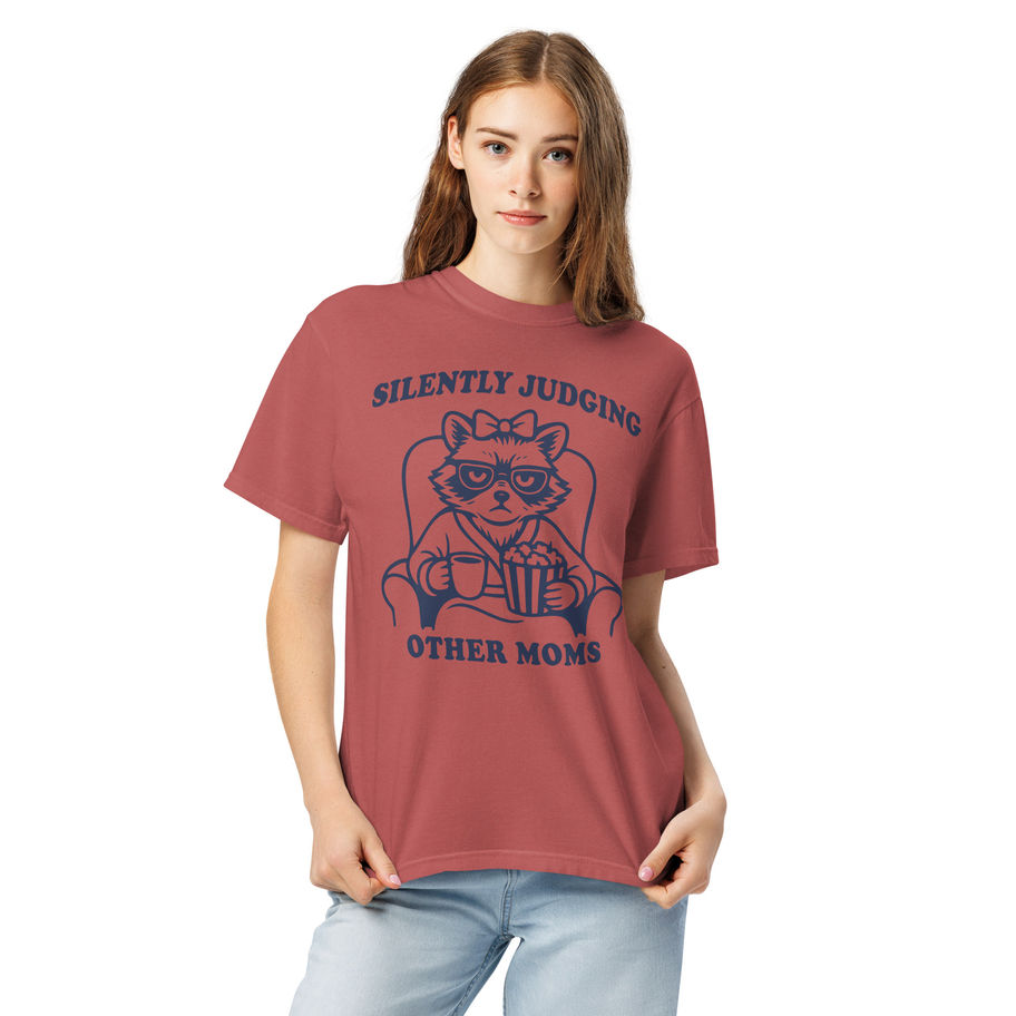 silently judging other moms shirt