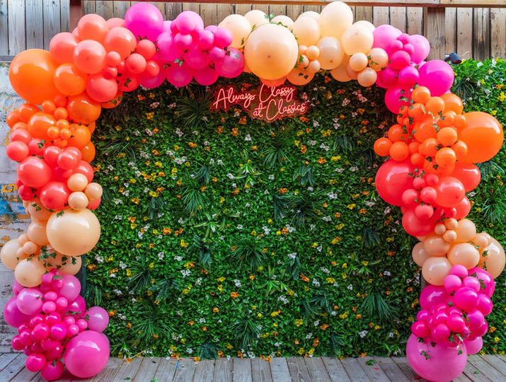 Organic balloon garland 