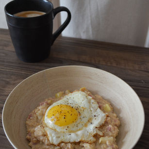 Gruau salé aux pommes, gouda & prosciutto