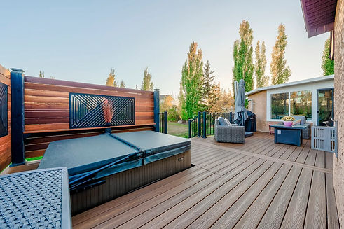 custom-composite-deck-contractor-ottawa.jpg