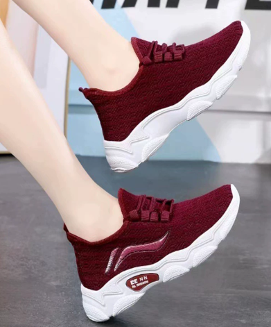 Thumbnail: Walking Sports Shoes