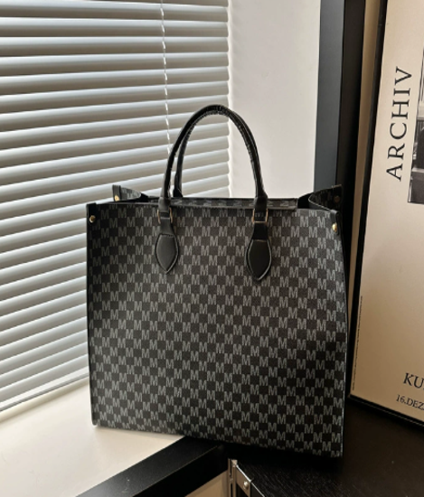 الصورة المصغرة: Oversize Large Handbags