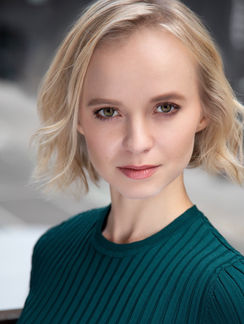 Headshot outdoor.JPG