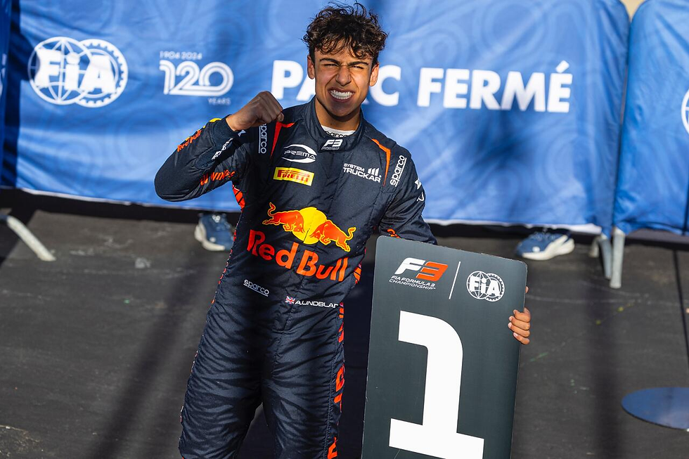 Lindblad trionfa nella Sprint Race dopo essere partito dalla seconda posizione