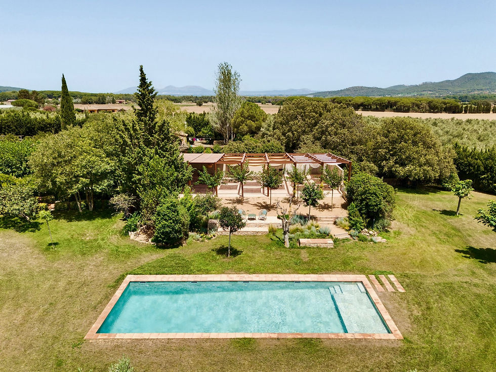 Swimming pool at dream houses & venues for events.