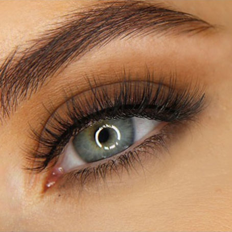 Flutter in Style: A Luxe Lash Affair with Snap Beauty’s False Eyelashes – The Ultimate Review