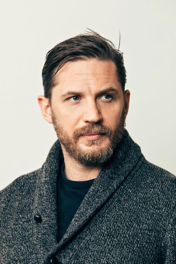 Tom Hardy visage triangulaire homme