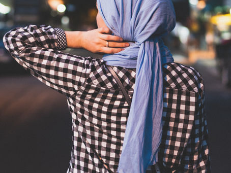  الكشف عن الأناقة: دليل لارتداء الحجاب بأناقة
