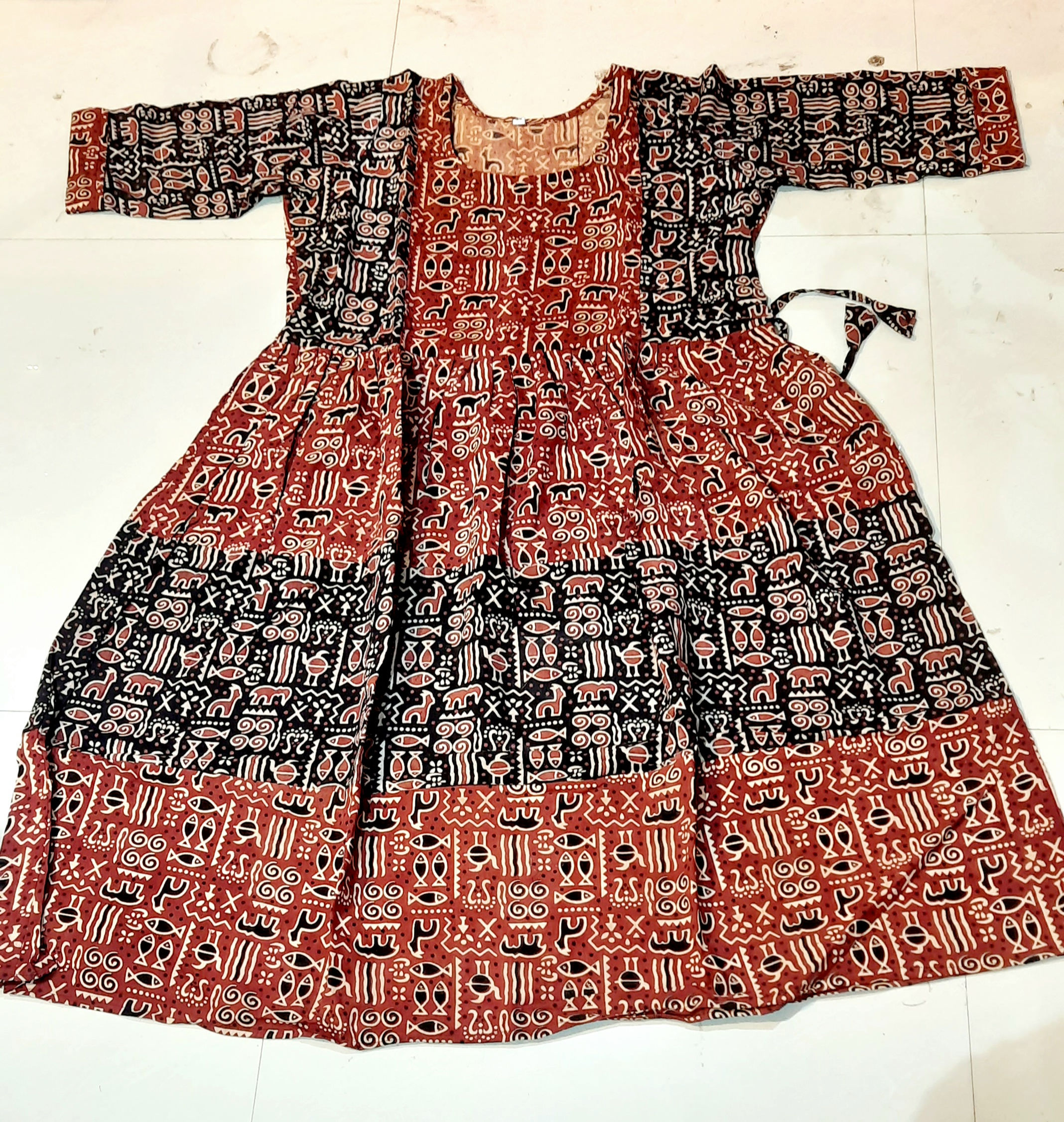 Molmol ajrak gown