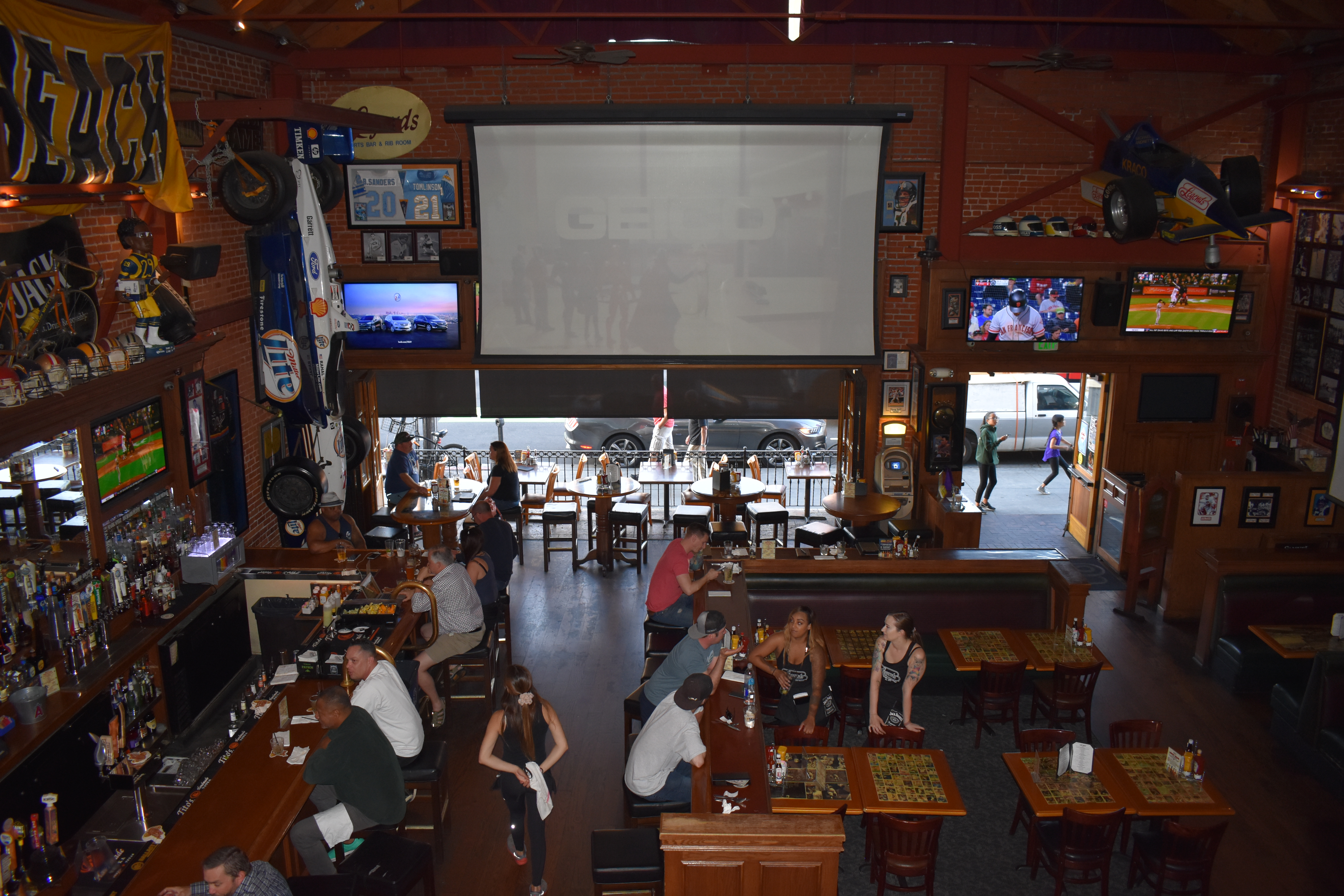 legends sports bar long beach