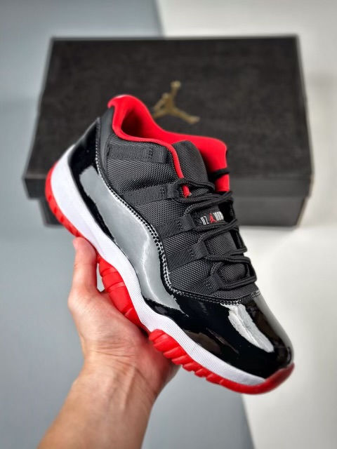 Jordan 11 low Bred
